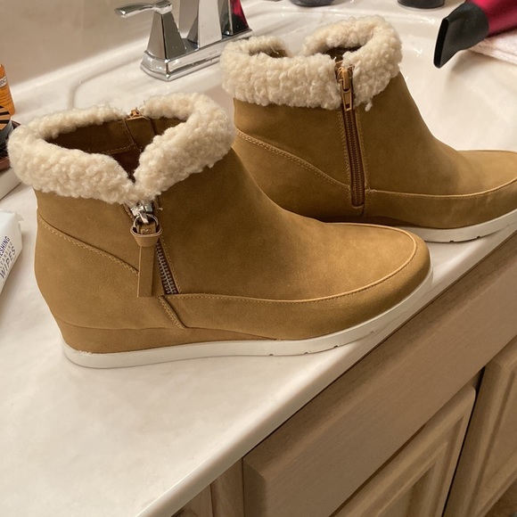 Style & Co Wedge Booties… Super cute and Comfy with a zipper on the inner side. - Picture 2 of 11